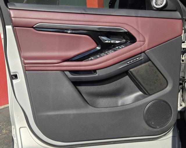 2021 Land Rover Range Rover Evoque SE photo 8