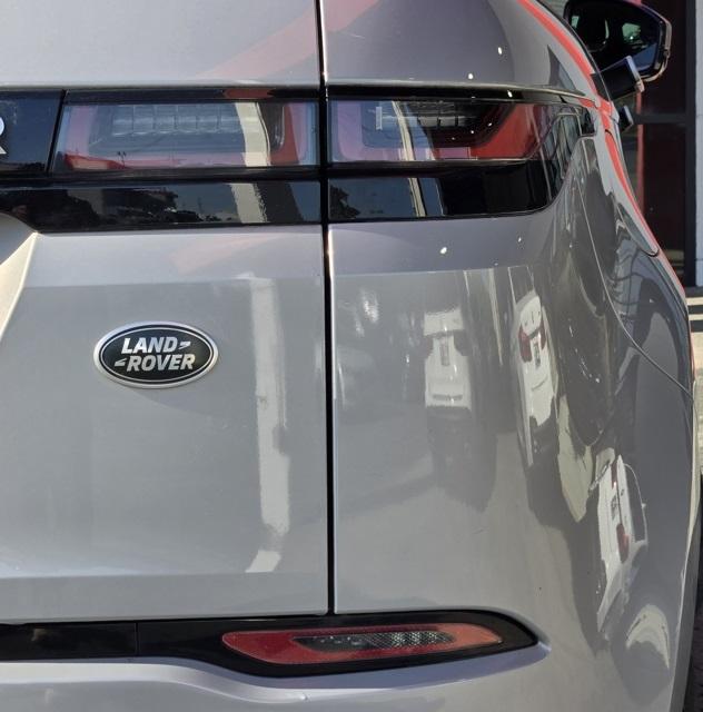2021 Land Rover Range Rover Evoque SE photo 5