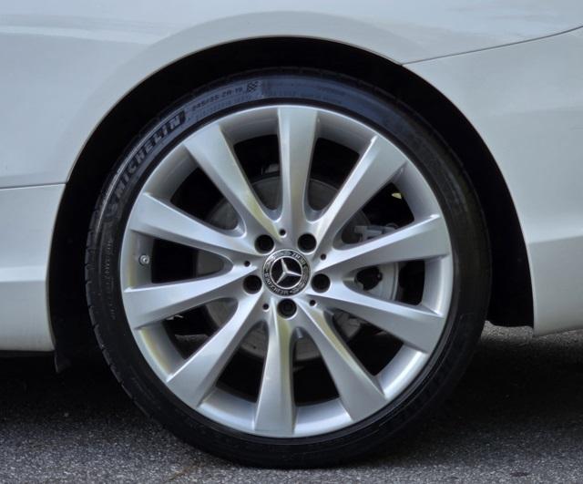 2019 Mercedes Benz C 300 photo 3