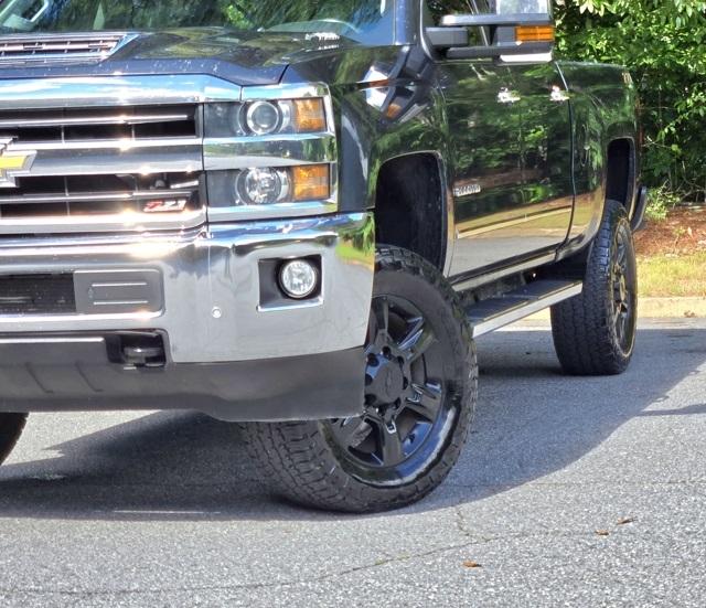 2018 Chevrolet Silverado 2500HD High Country LTZ photo 3