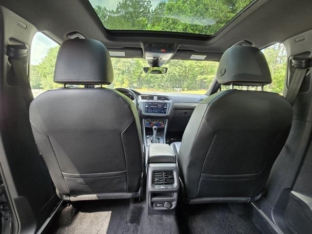 2022 Volkswagen Tiguan SE R-Line Black photo 17