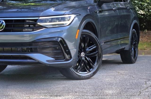 2022 Volkswagen Tiguan SE R-Line Black photo 2
