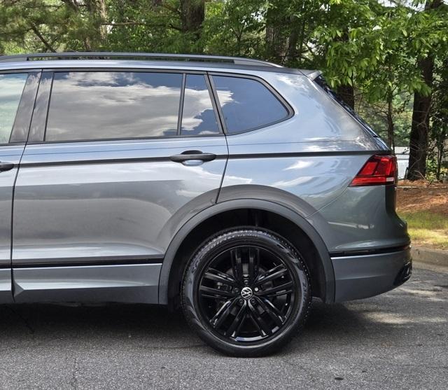 2022 Volkswagen Tiguan SE R-Line Black photo 4