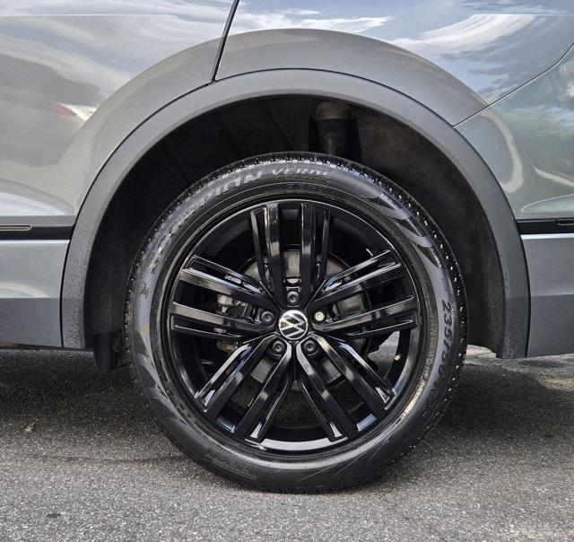 2022 Volkswagen Tiguan SE R-Line Black photo 5