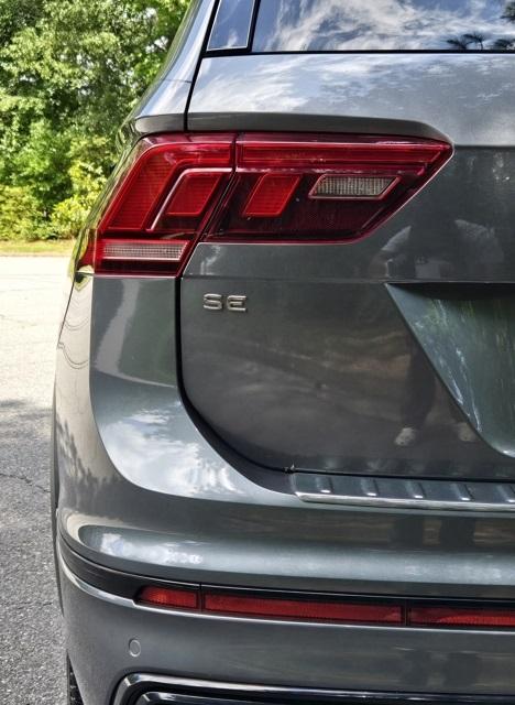 2022 Volkswagen Tiguan SE R-Line Black photo 7