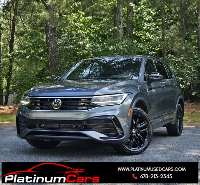 2022 Volkswagen Tiguan SE R-LINE BLACK's photo