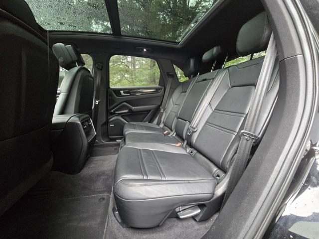 2021 Porsche Cayenne Base photo 10