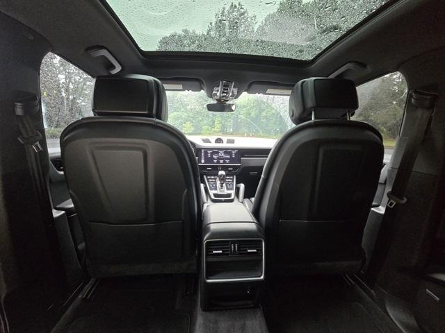 2021 Porsche Cayenne Base photo 12