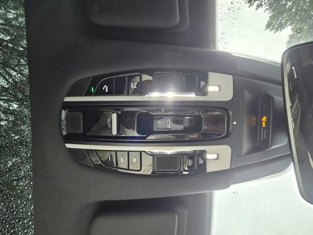 2021 Porsche Cayenne Base photo 20