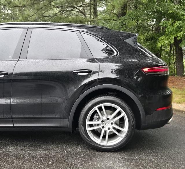 2021 Porsche Cayenne Base photo 2