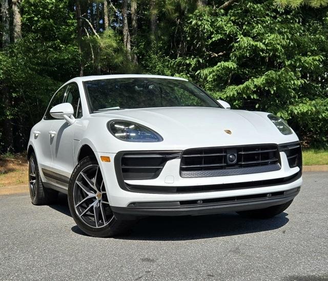 2022 Porsche Macan Base photo 6