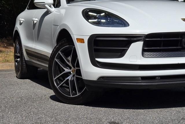 2022 Porsche Macan Base photo 7