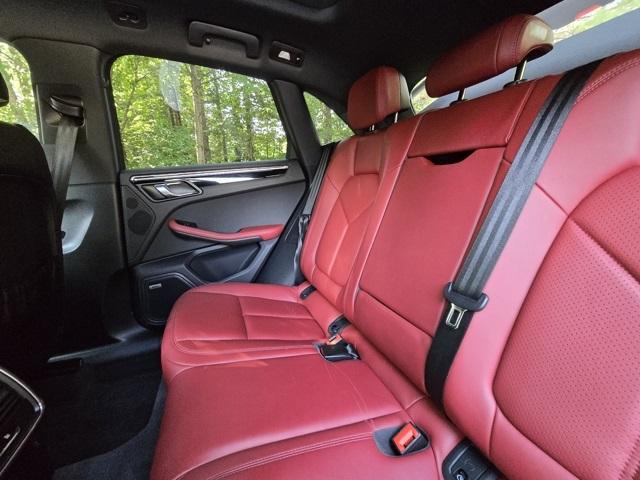 2022 Porsche Macan Base photo 10