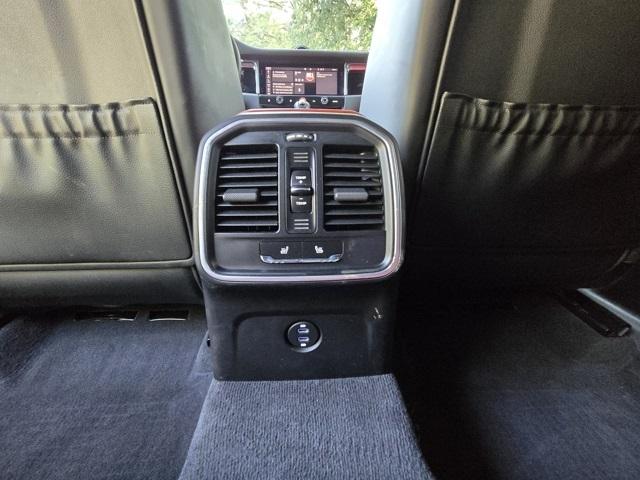 2022 Porsche Macan Base photo 13