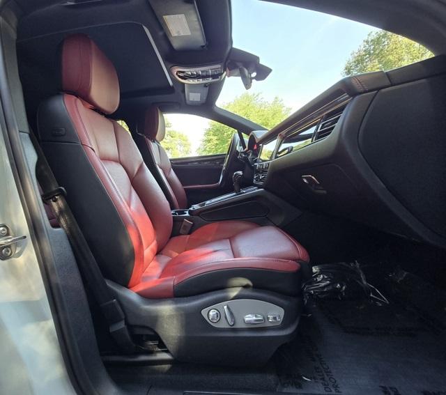 2022 Porsche Macan Base photo 19