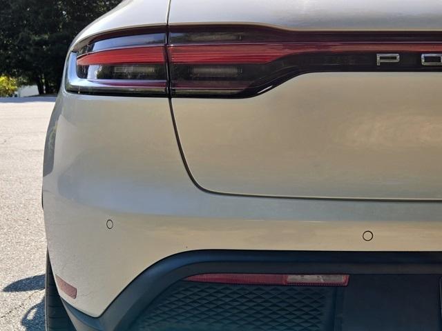 2022 Porsche Macan Base photo 5