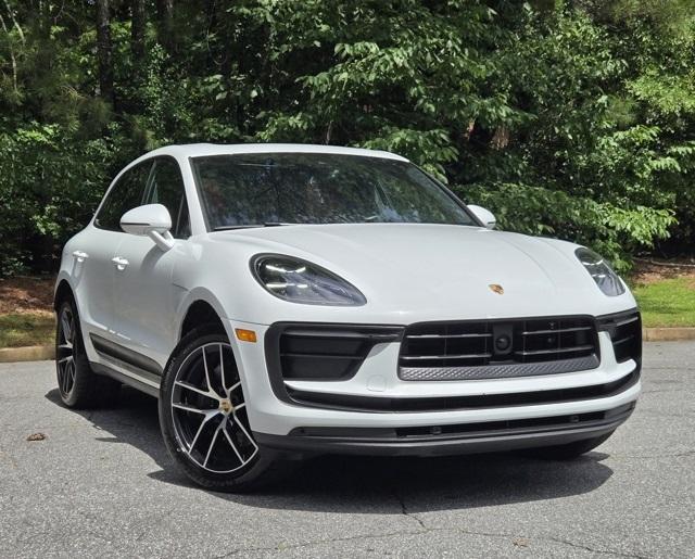 2022 Porsche Macan Base photo 7