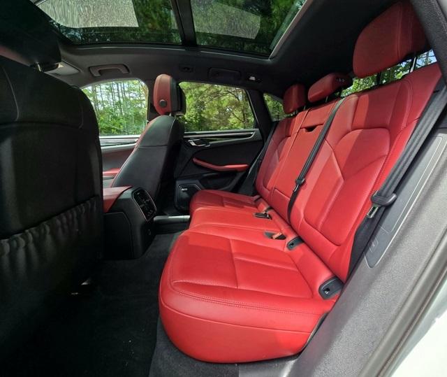 2022 Porsche Macan Base photo 10