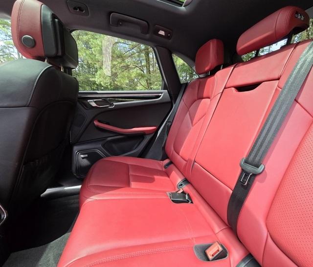 2022 Porsche Macan Base photo 11