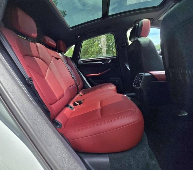 2022 Porsche Macan Base photo 14