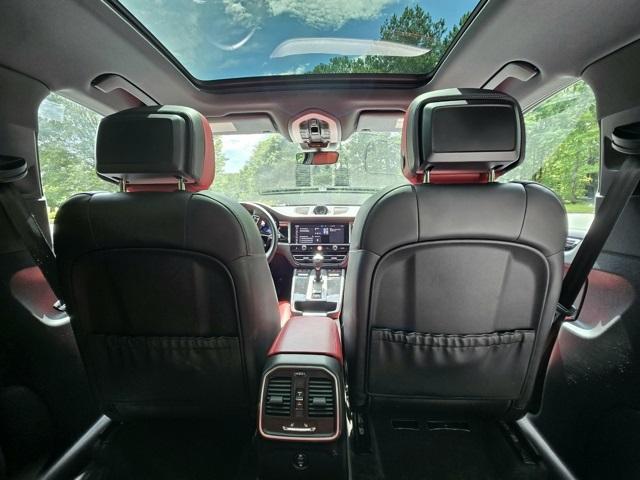 2022 Porsche Macan Base photo 16