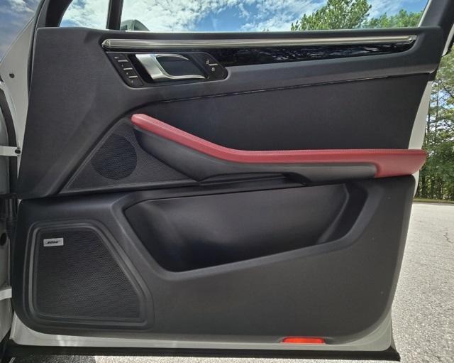 2022 Porsche Macan Base photo 17