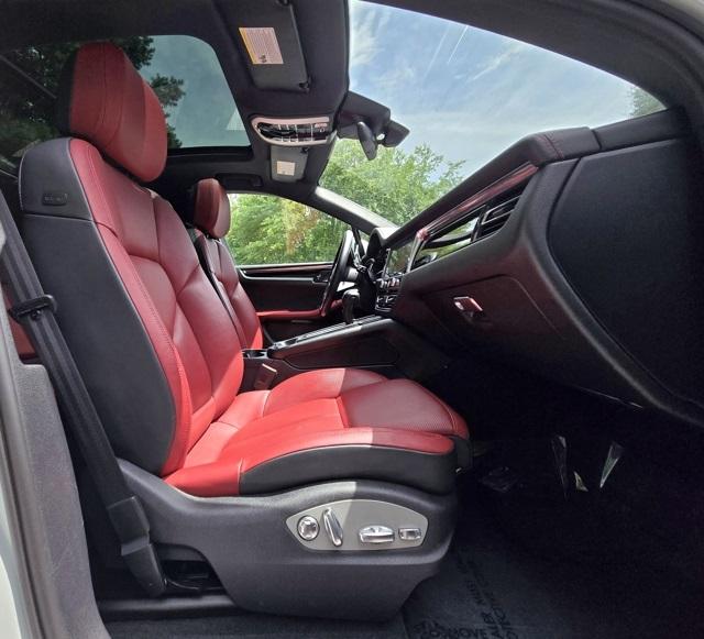 2022 Porsche Macan Base photo 18