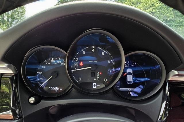 2022 Porsche Macan Base photo 25