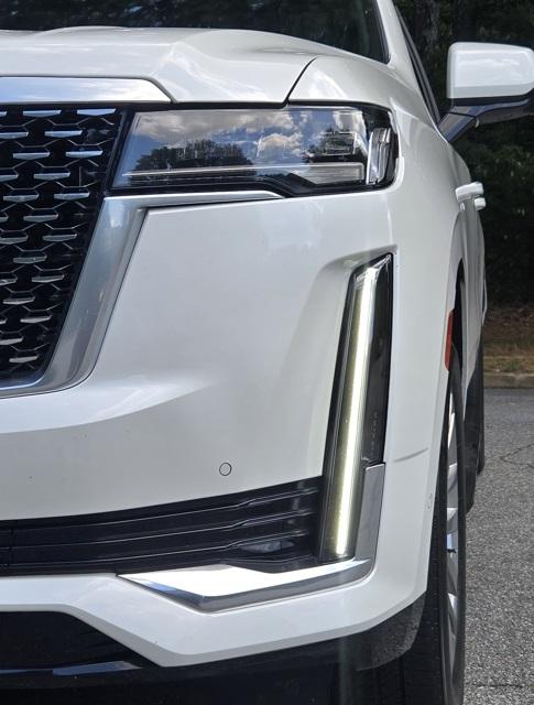 2022 Cadillac Escalade Premium Luxury photo 11