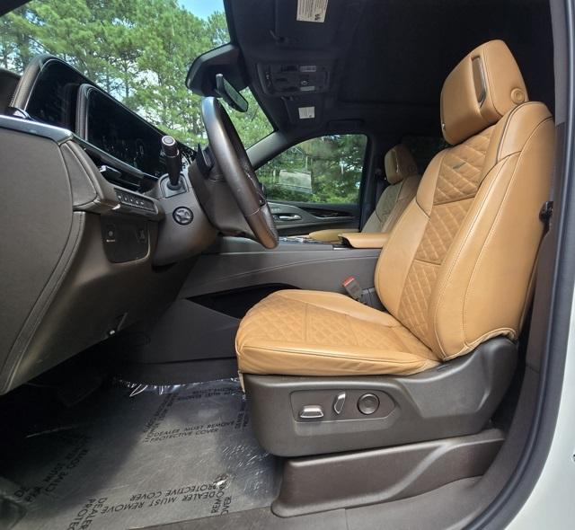2022 Cadillac Escalade Premium Luxury photo 13