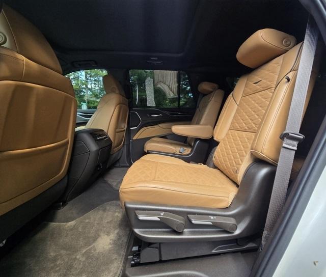 2022 Cadillac Escalade Premium Luxury photo 15