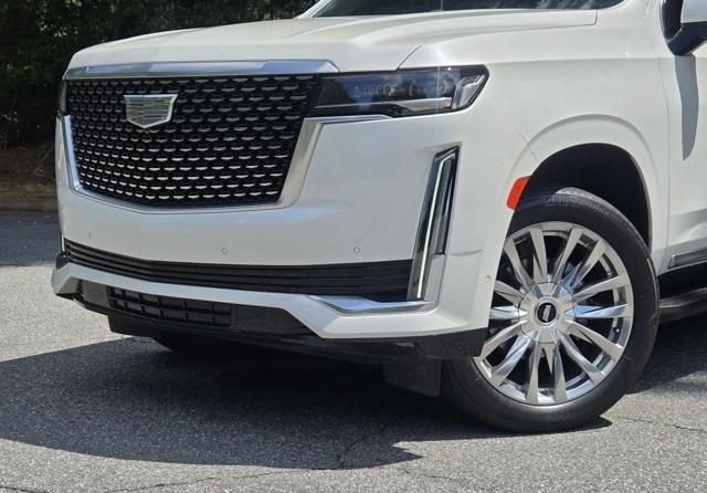 2022 Cadillac Escalade Premium Luxury photo 2