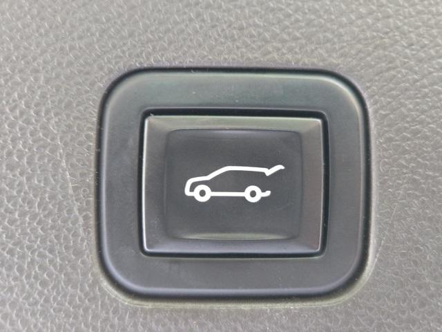 2022 Cadillac Escalade Premium Luxury photo 21