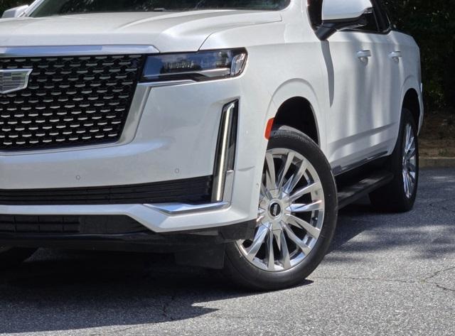 2022 Cadillac Escalade Premium Luxury photo 3
