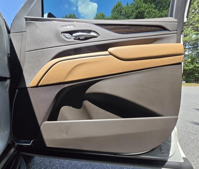 2022 Cadillac Escalade Premium Luxury photo 25