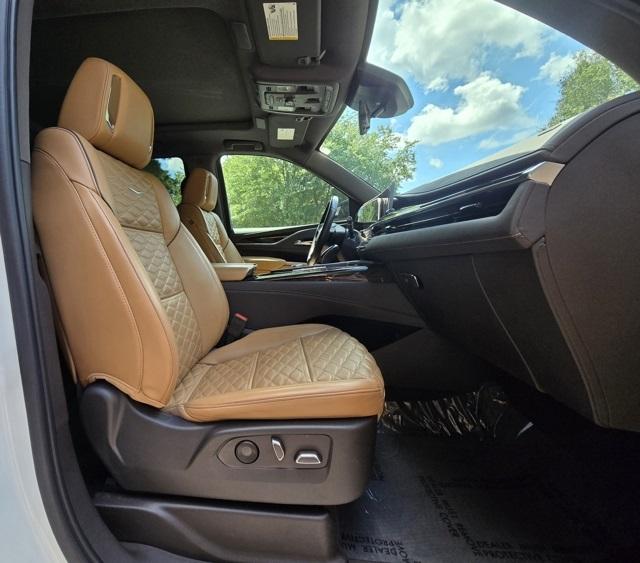 2022 Cadillac Escalade Premium Luxury photo 26