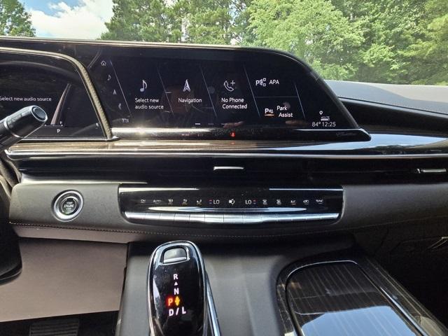 2022 Cadillac Escalade Premium Luxury photo 38