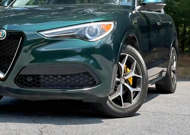 2021 Alfa Romeo Stelvio Ti photo 2