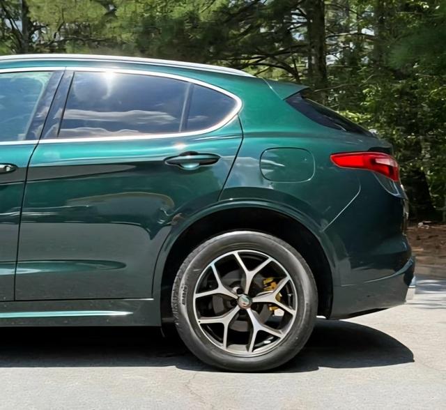 2021 Alfa Romeo Stelvio Ti photo 4