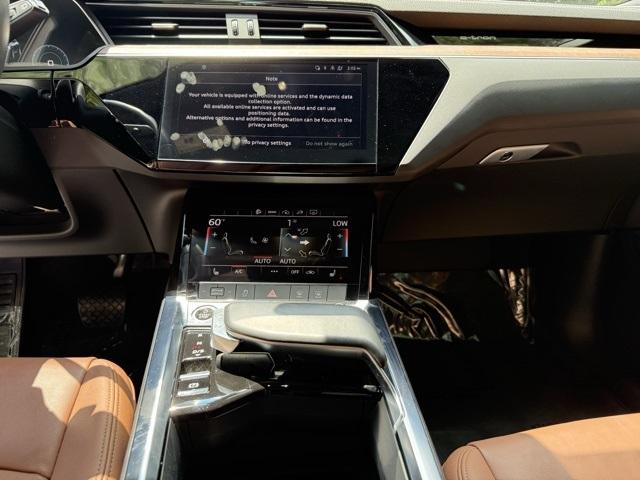 2022 Audi e-tron Premium photo 12
