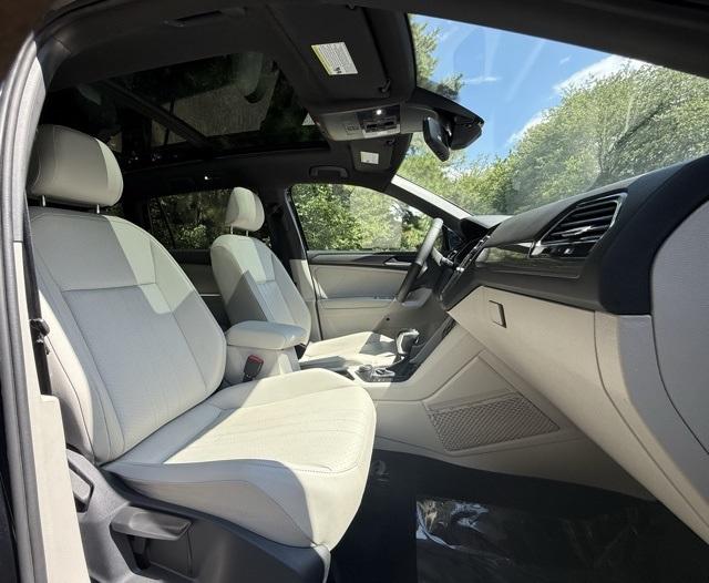 2022 Volkswagen Tiguan SE R-Line Black photo 10