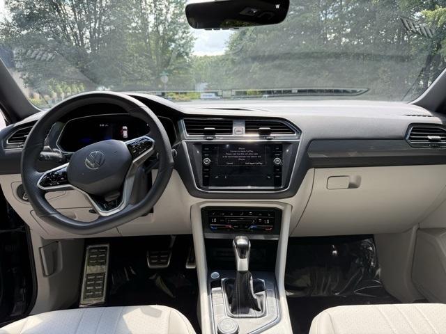 2022 Volkswagen Tiguan SE R-Line Black photo 6