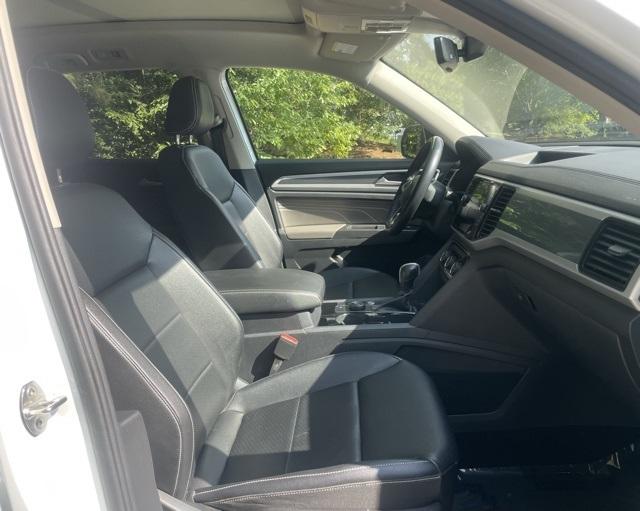 2022 Volkswagen Atlas V6 SEL R-Line photo 11