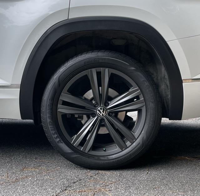 2022 Volkswagen Atlas V6 SEL R-Line photo 2