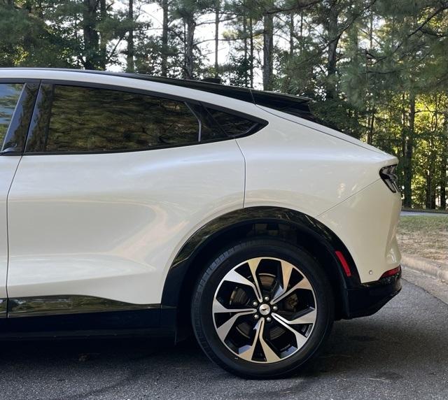 2022 Ford Mustang Mach-E Premium photo 2