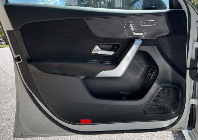 2020 Mercedes Benz A 220 photo 7