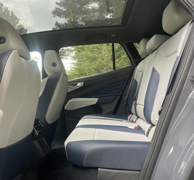 2023 Volkswagen ID.4 Pro S photo 6