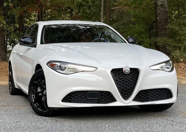 2021 Alfa Romeo Giulia photo 5