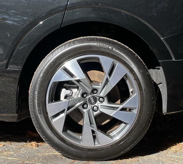 2022 Audi e-tron Premium photo 3