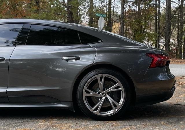 2022 Audi e-tron GT Premium Plus photo 2